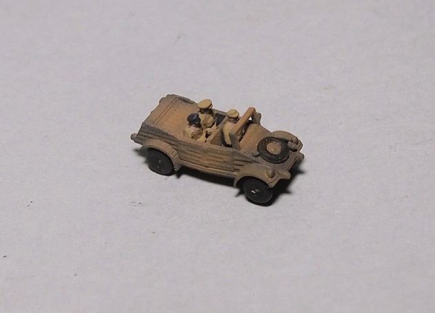 Kubelwagen Type82 DAK /w Gen. Rommel yellow